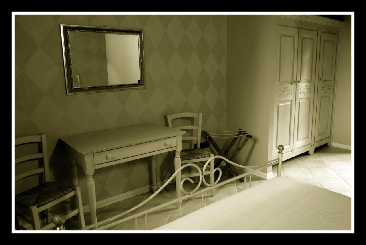 Villa Scati Bed And Breakfast Melazzo Quarto foto